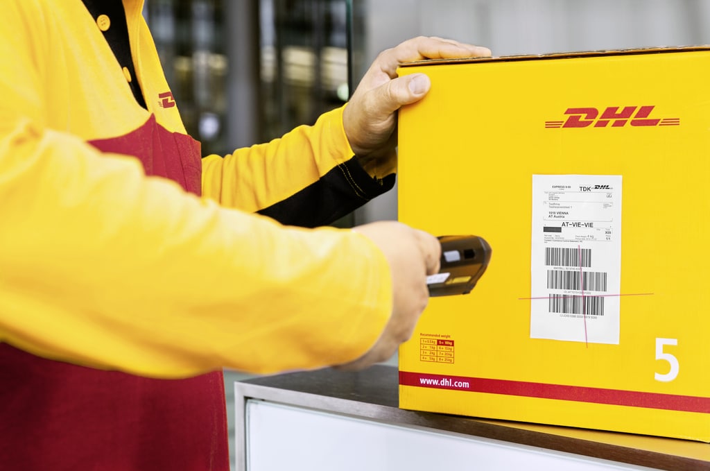 Send parcel with dhl from manchester, UK worldwise via GCL